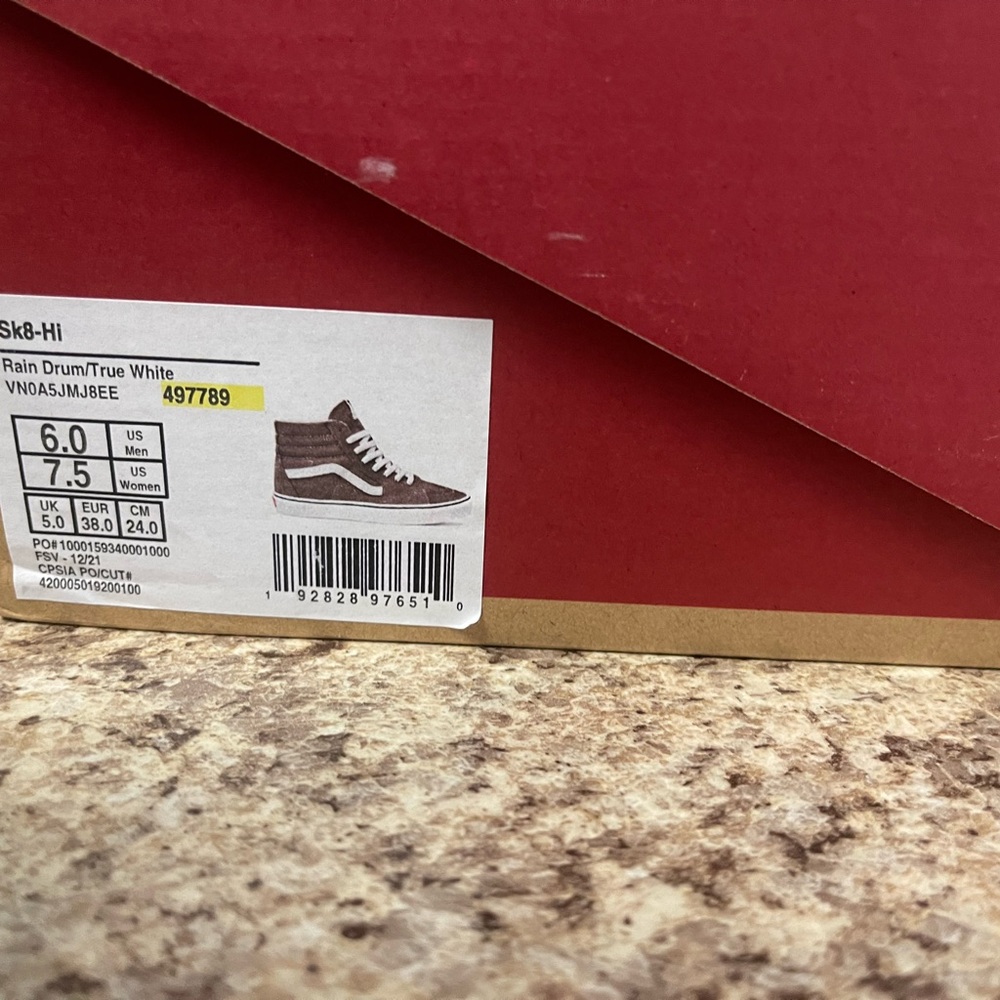 Vans - Picture 2 of 4
